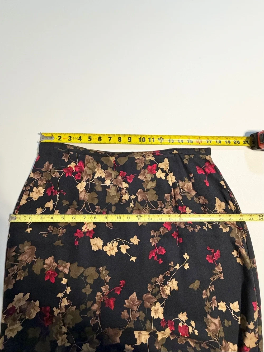 VINTAGE 90s ivy vine dark floral skirt long maxi elastic waist red black autumn